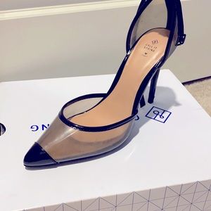 Pointed toe black heel
